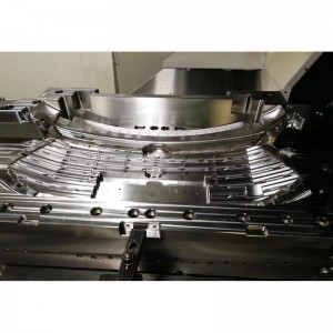 Formana mřížku auta